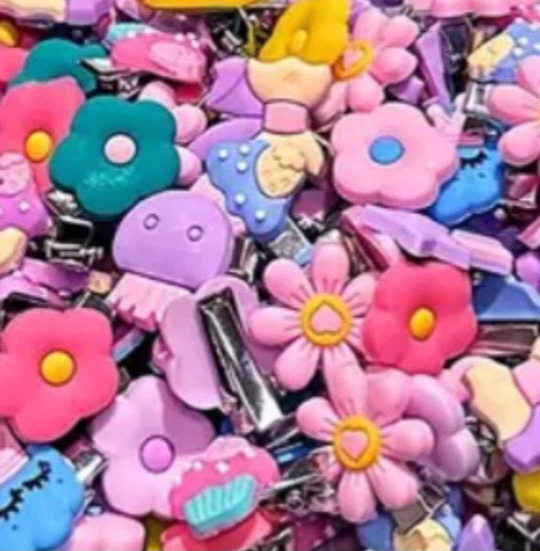 Sassy Elegantia Novelty Hair Clips